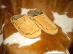 NWOB Clarks Baseball Stitch Mule Slippers 11M Leather/Faux Shearling
