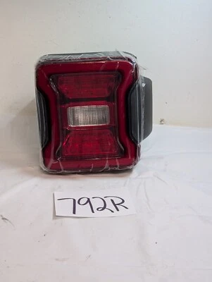 Jeep Wrangler 2018-2024 LED de fábrica sin luz trasera de punto ciego lámpara pasajero Foto 1 de 4