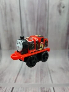 2014 Thomas & Friends MINIS Motorized Raceway Racing James Train Engine Toy - Picture 1 of 7