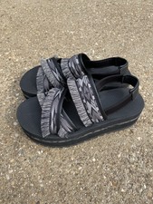 teva fringe sandal