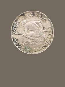 1943 New Zealand 1 Shilling Silver Coin - VF+ - Picture 1 of 2