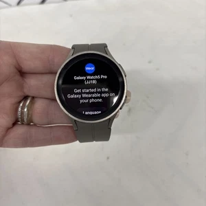 Samsung Galaxy Watch5 Pro 45mm SM-R920 GPS Silver Smart Watch - Photo 1 sur 7