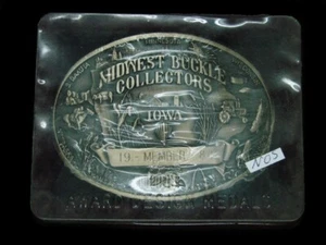 TJ05146 *NOS* VINTAGE 1984 **HEBILLA DEL MEDIO OESTE COLECCIONISTAS IOWA** HEBILLA DE LATÓN MACIZO - Imagen 1 de 3