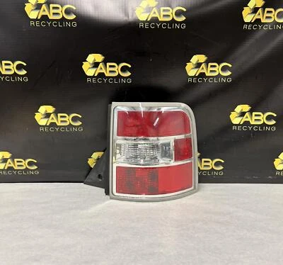 Luz trasera exterior derecha pasajero Ford Flex Sel 2009-2011 sin LED OEM Foto 1 de 4