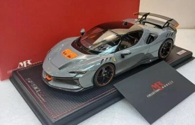 Ferrari SF90 XX Spider Grigio Nardo LE 49 en escala 1:18 por MR Collection Foto 1 de 3