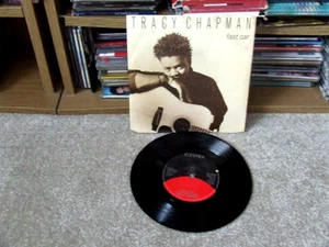 7" SINGLE PICTURE SLEEVE TRACY CHAPMAN FAST CAR EKR73 1988 - Imagen 1 de 2
