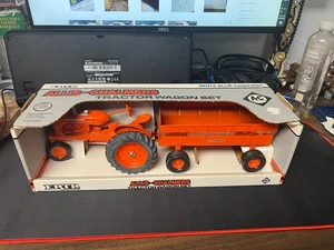 Ertl Allis-Chalmers WD- 45 Tractor & Wagon Set 1209 1/16 New In Box A24 - Picture 1 of 5