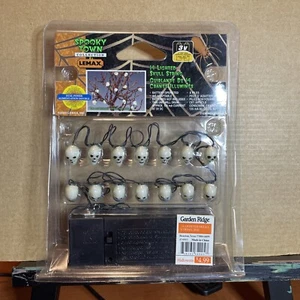Lemax Spooky Town Collection 14 Lighted Skull String (Lemax, 2003, Item 34995A) - Picture 1 of 7