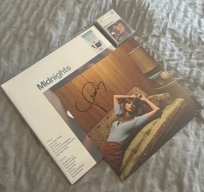 Taylor Swift Midnights Signed Photo Edition Moonstone Vinyl & Sealed cassete - Image 1 of 4