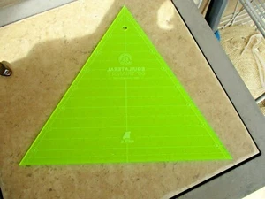 Nueva regla de triángulo equilátero de 60 grados colgante de 8" Missouri Star Quilt Company - Imagen 1 de 4