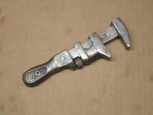 Nice GIRARD Small Size 6 1/4" Solid Bar Adjustable Bicycle Monkey Wagon Wrench - Picture 1 of 12