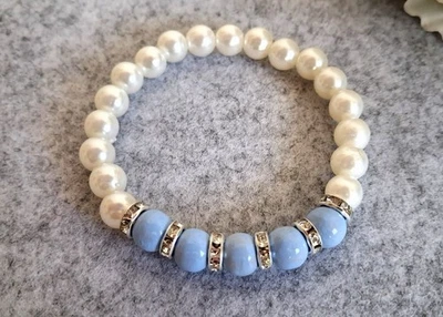 Perlenarmband mit Strass Spacer und hellblauen Glanzperlen - Bild 1 von 3