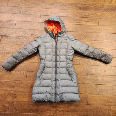 Parka feminina The North Face Gotham média cinza pequena - Imagem 1 de 4