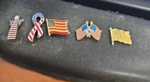 VTG Gold Toned Enameled Lapel Hat Pinbacks Lot Of 5 American Flags Betsy Ross  - Picture 1 of 8