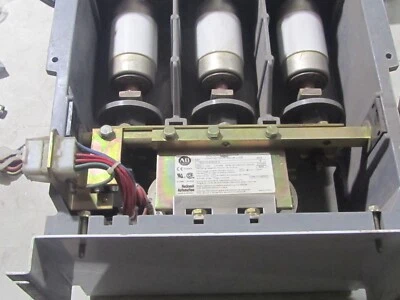 Contactor al vacío Allen Bradley 1502-VC4DBDA-0 Ser E 400A 7200V 400 Amp trifásico Foto 1 de 4