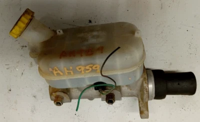 2006 - 2007 CHRYSLER TOWN & COUNTRY BRAKE MASTER CYLINDER W/ CAP OEM, 541-00192 - Image 1 of 4