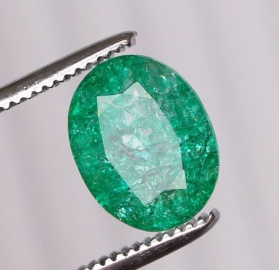 5.25 Ct Natural Oval Shape Green Emerald Certified Loose Gemstone May Birthstone - Image 1 of 4