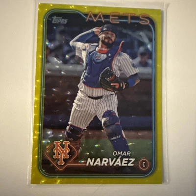 2024 Topps Update Omar Narvaez US82 Yellow Crackle /50 Mets - Image 1 of 3