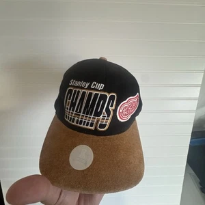 Men’s Vintage Red Wings Starter Snapback  - Picture 1 of 6