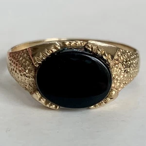 9ct Gold Onyx Ring Vintage Black Oval Signet Pinky Textured Size O.5 2.5g 9K 375 - Picture 1 of 15