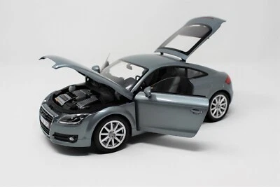 MINICHAMPS 1/18 - Audi TT modellino auto  - Immagine 1 di 4