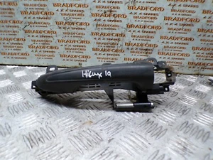 BFD066073 2019 TOYOTA HILUX 2.4 MK8 KING CAB FRONT OUTER DOOR HANDLE O/S - Picture 1 of 2