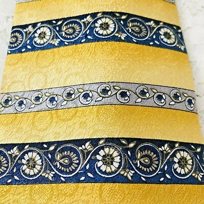 Pierre Cardin Mens Yellow Floral Scroll Pattern 100% Silk Made USA 60 Inch Tie - Image 1 of 4