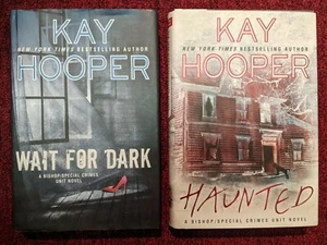 Haunted, Wait for Dark: Bishop/Special Crimes Unit Novels Kay Hooper - Foto 1 di 7