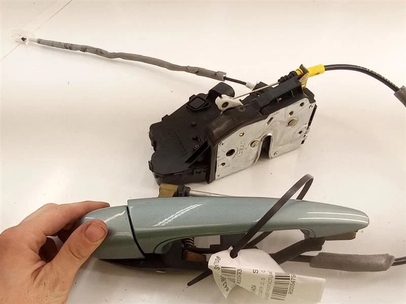 BMW 325i 2000-2006 actuador de bloqueo delantero para pasajeros con mango azul OEM  Foto 1 de 4