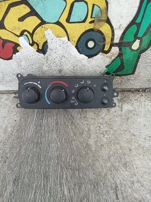 2002 Dodge Ram 1500 Temperature Control Unit OEM  - Image 1 of 4