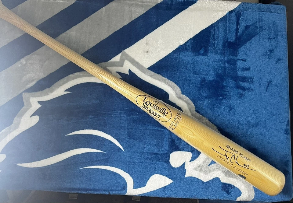 Autenticación de bate Becket Louisville Slugger firmado por Tony Clark Foto 1 de 4