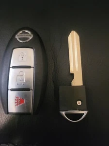Nissan leaf 2011 original key with new blade - Picture 1 of 2