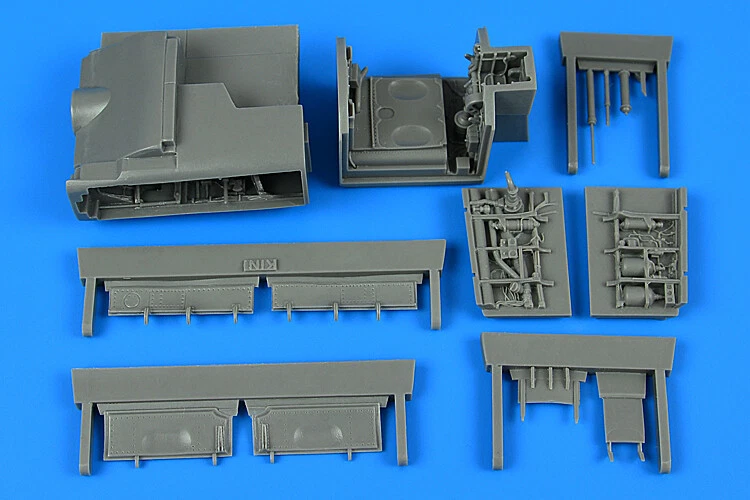 4825	Aires: Sea Harrier FRS.1/FA.2 wheel bay for Kinetic in 1:48 - Immagine 1 di 1