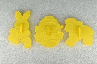 Tres cortadores de galletas de feliz Pascua de plástico vintage huevo de conejo cordero Wilton 1990 Foto 1 de 4