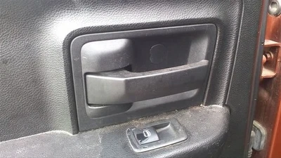 Maçaneta interna RAM1500 2013 23548729 - Imagem 1 de 4