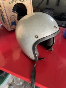 Vintage GEMINI 50 SILVERFLAKE MEDIUM MOTORCYCLE SAFETY HELMET - Foto 1 di 7