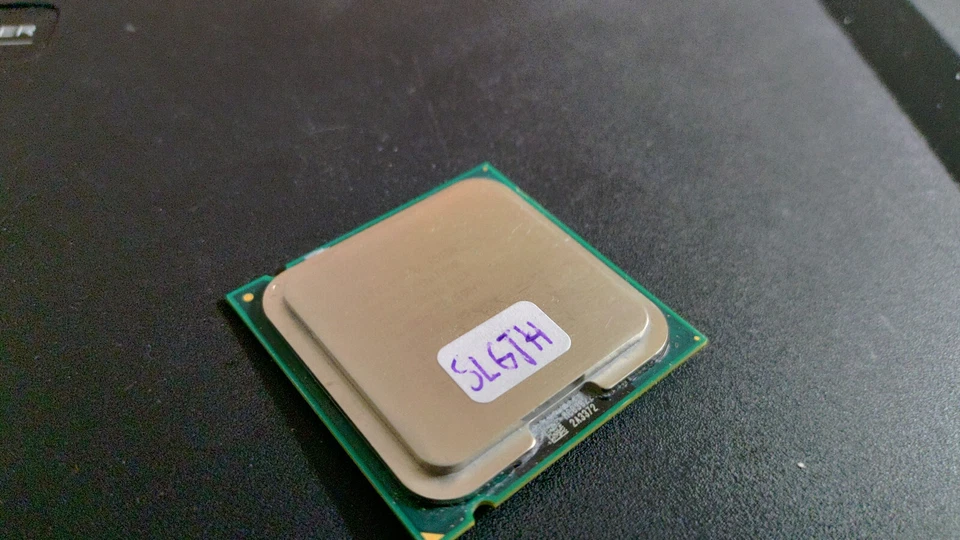 {Intel} Pentium Dual-Core E5700 3GHz Socket LGA775 CPU {SLGTH} - Image 1 of 1
