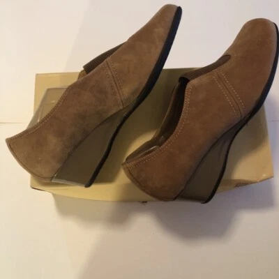 Softspots 女式经典高跟鞋棕色麂皮绒懒人鞋中圆头 8 M — 第 1/4 张图片