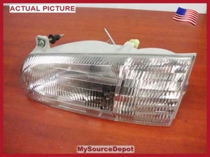 1995,1996,1997,FORD WINDSTAR,LEFT FRONT HEADLIGHT - Picture 1 of 7