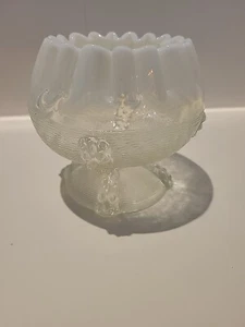 Glass Northwood Glass? Ruffled Rose Bowl White Opalescence Vintage - Picture 1 of 10