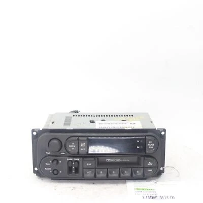 Dodge Grand Caravan 2001 AM-FM-Cassette radio número de pieza - 638-01111A Foto 1 de 4