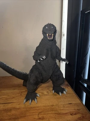 X-Plus Godzilla 2001 Toho Statue 30cm Series Yuji Sakai Collection GMK 12-inch - Image 1 of 4