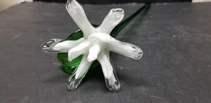  ART GLASS WHITE SPLIT MUM GREEN  LEAF LONG STEM GLASS FLOWER 20 1/3" - Picture 1 of 4