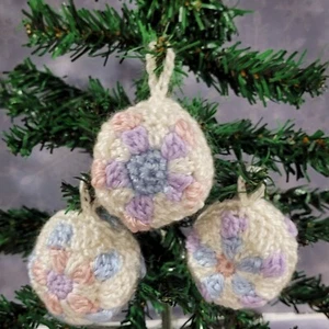 Yarn Christmas Ornaments -Handmade Crochet - Set of 3 Pastel-Vintage Retro Style - Picture 1 of 5