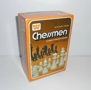Vintage Whitman CHESSMEN #4690 32 Plastic Pieces Classic Staunton Design - Picture 1 of 7