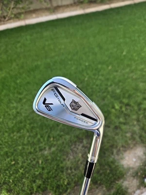 Wilson Staff FG Tour V6 4 Iron NS Pro Modus3 Tour 120 XS RH  - Image 1 of 4