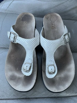 Women’s SAS Sanibel White Snake leather buckle comfort thong sandals size 9 M - Image 1 of 4