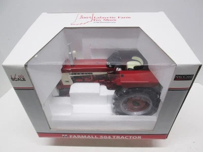 SpecCast FARMALL 504 TRACTOR 1/16 Scale - 2005 LAFAYETTE FARM TOY SHOW  - N.I.B - Image 1 of 3
