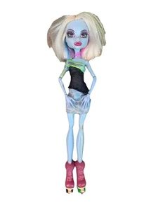 Monster High Skultimate Roller Maze Abbey Bominable Puppe Mattel 2012 - Bild 1 von 3
