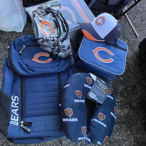 Chicago Bears 6 Piece Gift Set Backpack Fanny Pack Hat Lunch Box Pillow Cover